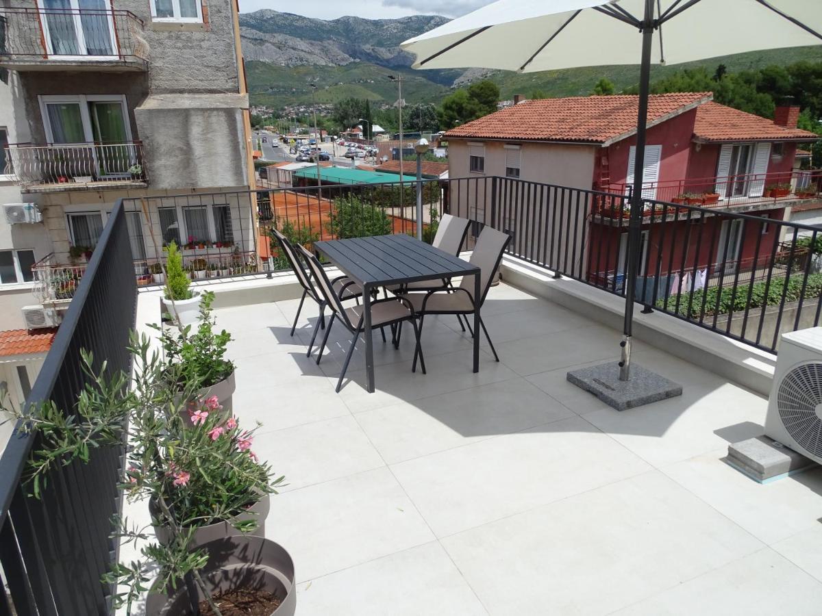 Modernes Kleines Haus Mit Terrasse Dom wakacyjny Split